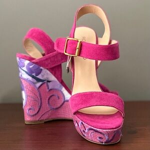 NWT - Fiorangelo fuschia embroidered platform sandals - 39 EU / US 8.5-9